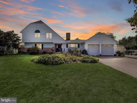 24854 E Main St, Columbus, NJ 08022