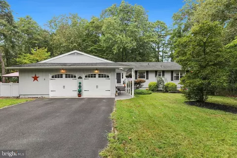 3 Dewberry Ct, Medford, NJ 08055