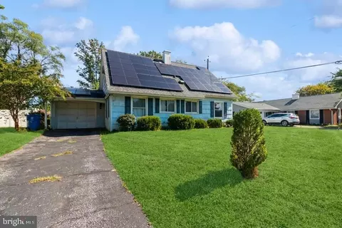 6 Bucknell Ln, Willingboro, NJ 08046