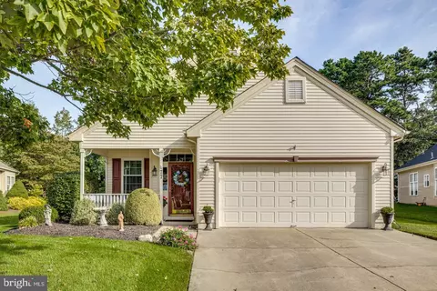77 Warwick Way, Southampton, NJ 08088