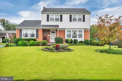 113 Purnell Ave, Cinnaminson, NJ 08077