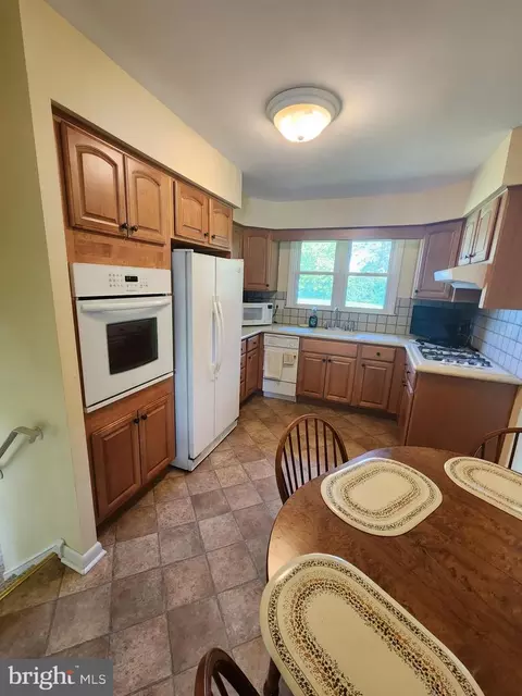 2142 Laurel Dr, Cinnaminson, NJ 08077 photo 9