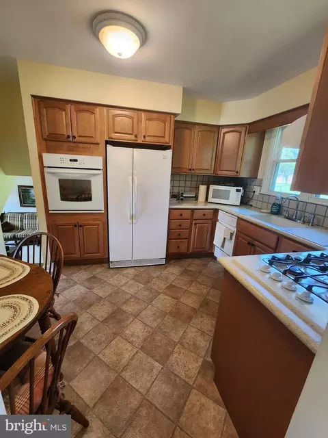 2142 Laurel Dr, Cinnaminson, NJ 08077 photo 11
