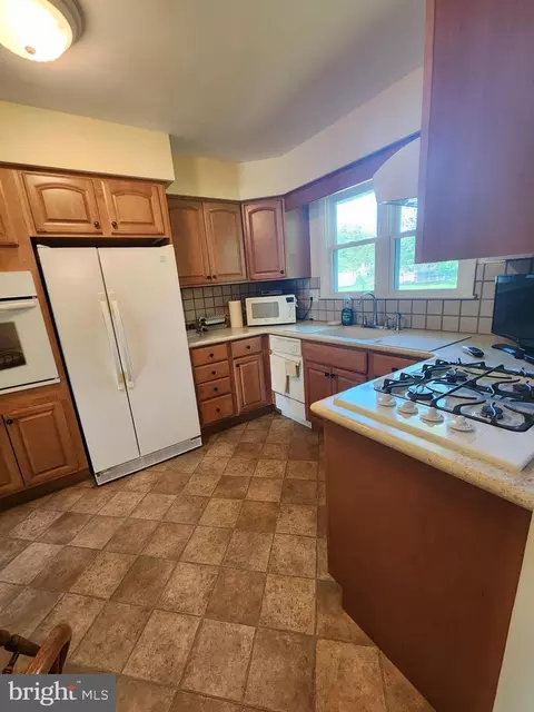2142 Laurel Dr, Cinnaminson, NJ 08077 photo 10