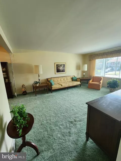 2142 Laurel Dr, Cinnaminson, NJ 08077 photo 4