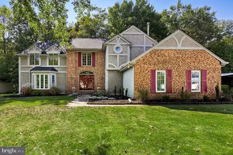 12 Hopemont Dr, Mount Laurel, NJ 08054