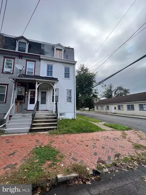 475 Locust Ave, Burlington, NJ 08016