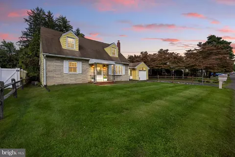 7 Poplar Ave, Bordentown, NJ 08505
