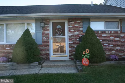 523 S Maple Ave, Maple Shade, NJ 08052 photo 2