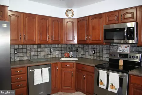 523 S Maple Ave, Maple Shade, NJ 08052 photo 8