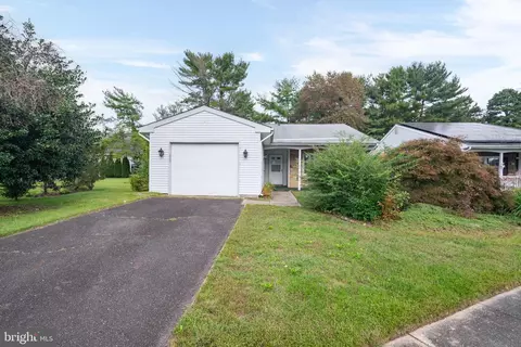 59 Sherwood Pl, Southampton, NJ 08088