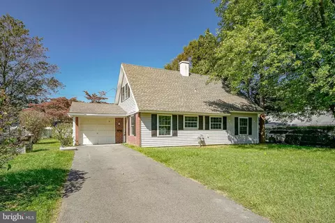15 Placid Ln, Willingboro, NJ 08046