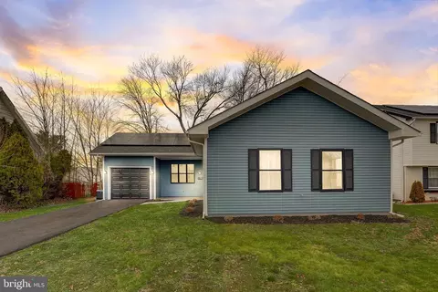 11 Medley Ln, Willingboro, NJ 08046