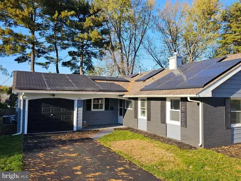 15 Montclair Ln, Willingboro, NJ 08046