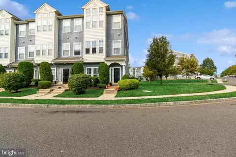 23 Shad Ct, Delran, NJ 08075