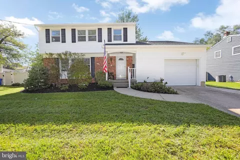 51 Greentree Rd, Marlton, NJ 08053
