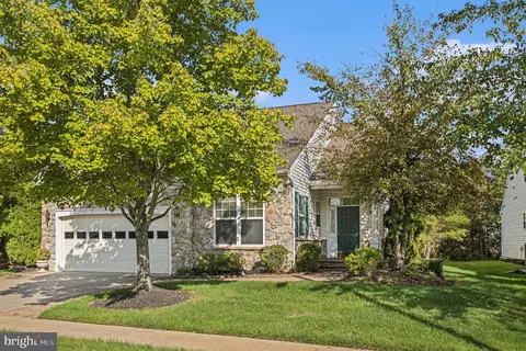 56 Lowell Dr, Marlton, NJ 08053