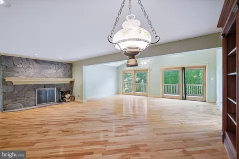 3 Split Rock Pl, Moorestown, NJ 08057 photo 4