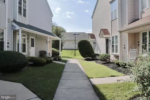 4704 B Adelaide Dr, Mount Laurel, NJ 08054