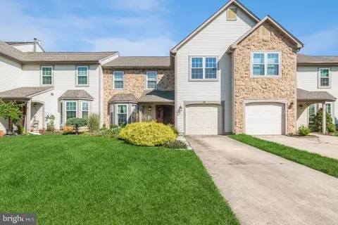14 Alderton Ln, Mount Laurel, NJ 08054