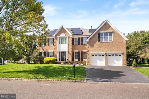 17 Dogwood Rd, Moorestown, NJ 08057