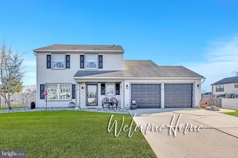 4 Red Oak Ct, Mount Holly, NJ 08060