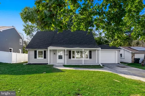 37 Holstone Ln, Willingboro, NJ 08046