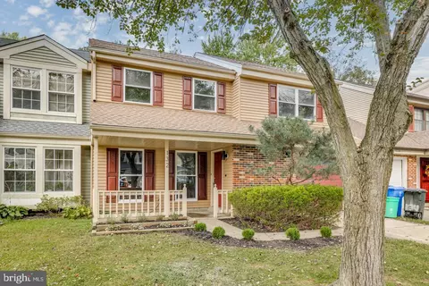 132 Calderwood Ln, Mount Laurel, NJ 08054