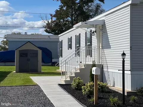 44 James Ave, Southampton, NJ 08088