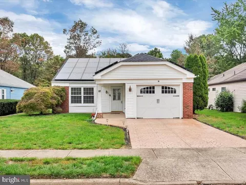 87 Buckingham Dr, Southampton, NJ 08088