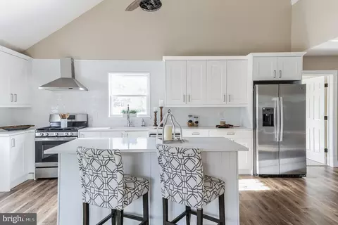 210 Front St, Fieldsboro, NJ 08505