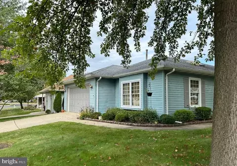 36 Hilltop Ln W, Columbus, NJ 08022