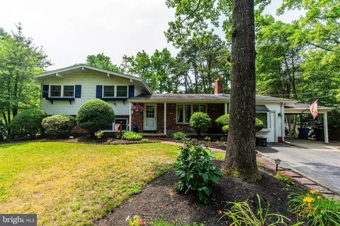 30 Oakwood Dr, Medford, NJ 08055