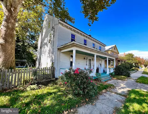 97 Atlantic Ave, Columbus, NJ 08022
