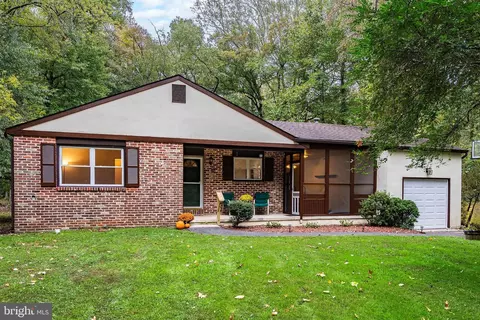15 Maine Trl, Medford, NJ 08055