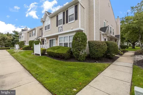 2904 Saxony Dr, Mount Laurel, NJ 08054