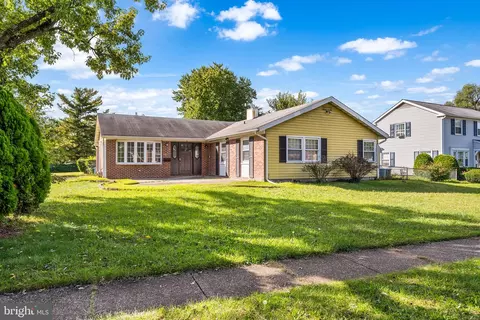 127 Brooklawn Dr, Willingboro, NJ 08046