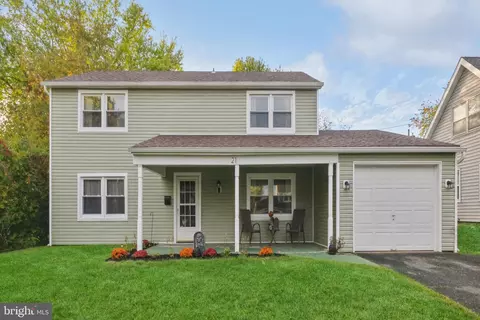 21 Hargrove Ln, Willingboro, NJ 08046