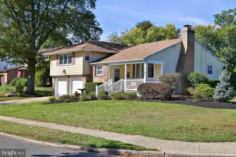 701 Hilltop Rd, Cinnaminson, NJ 08077