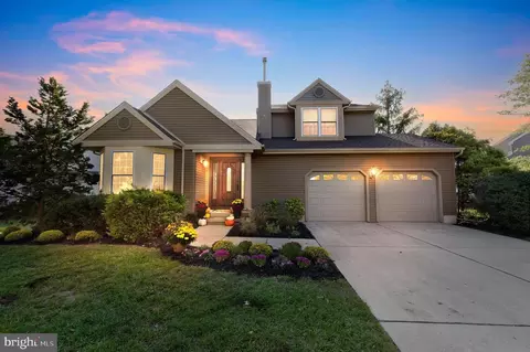 25 Hawk Ln, Marlton, NJ 08053