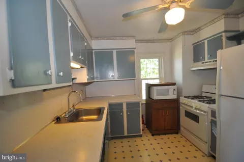 202 E Center Ave, Maple Shade, NJ 08052 photo 4
