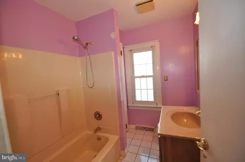 202 E Center Ave, Maple Shade, NJ 08052 photo 12