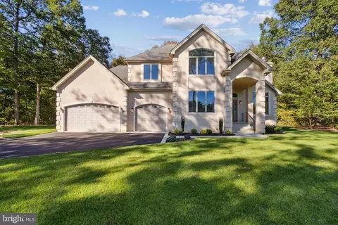 269 Ark Rd, Mount Laurel, NJ 08054