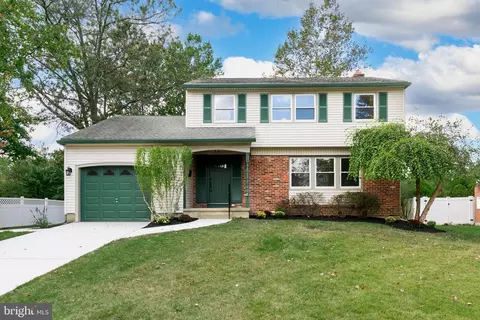 319 Brandywine Dr, Marlton, NJ 08053