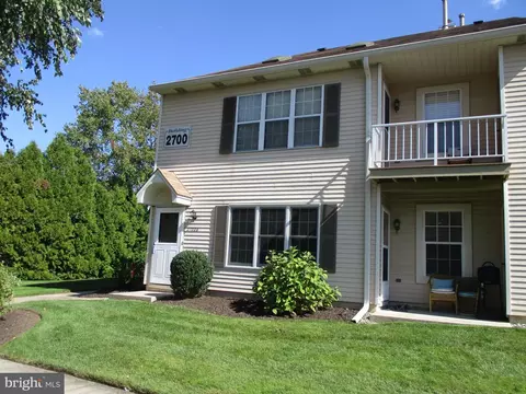 2702 B Heatherstone Ct, Mount Laurel, NJ 08054