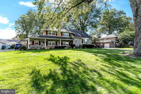 208 Wayne Dr, Cinnaminson, NJ 08077 photo 2