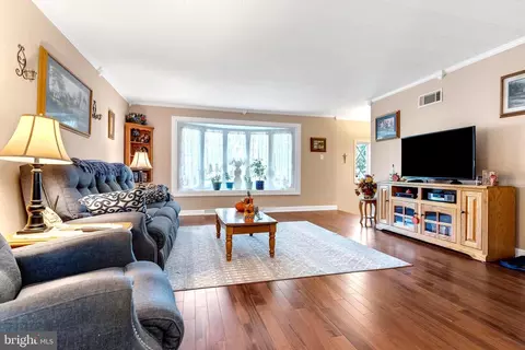 208 Wayne Dr, Cinnaminson, NJ 08077 photo 4