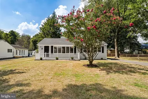 55 Janeway Ave, Moorestown, NJ 08057