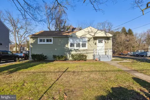 511 N Church St, Moorestown, NJ 08057