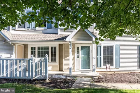 707 Oswego Ct, Mount Laurel, NJ 08054